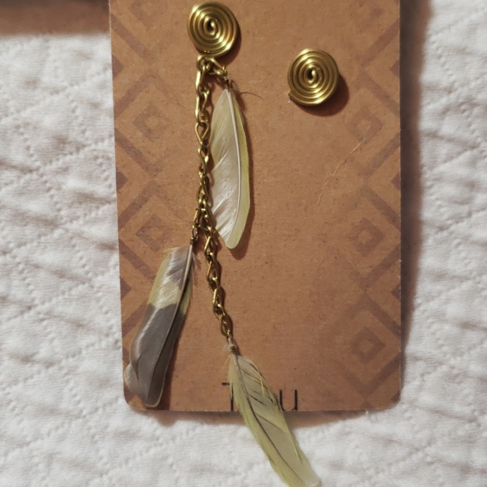 Authentic bird feathers earrings